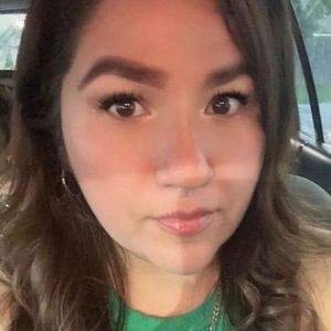 Meet your Posher, Adriana